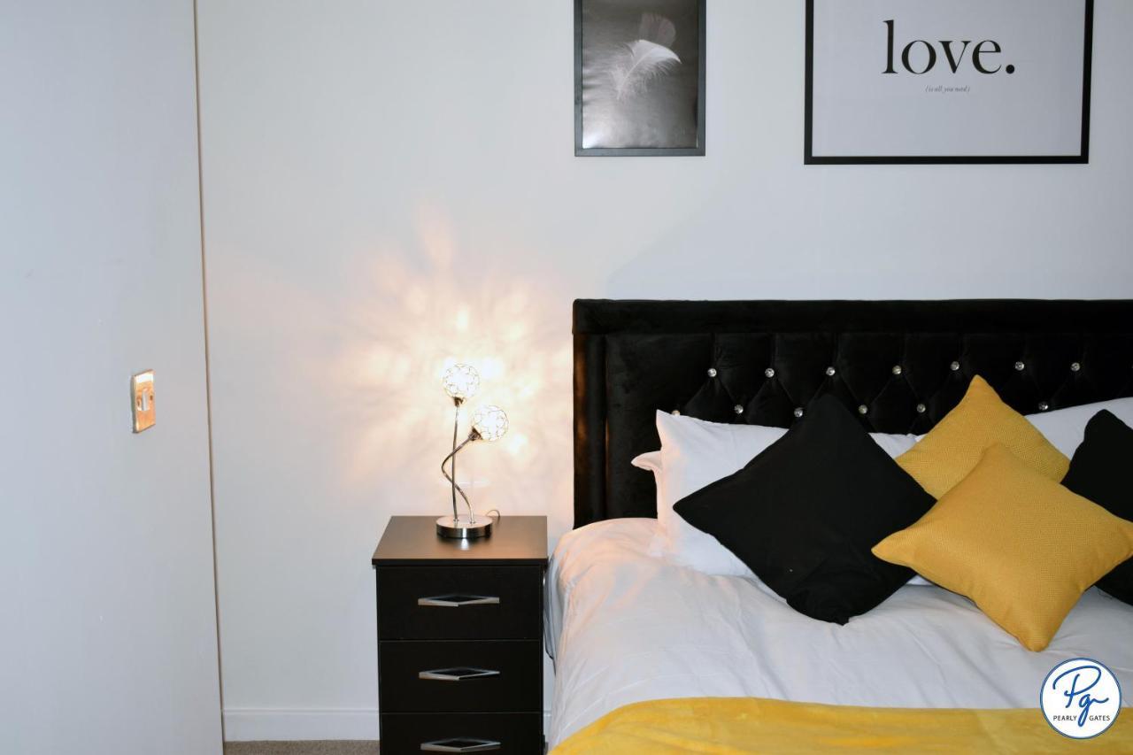 Апартаменты Penthouse - Amazing Skyline Views - Balcony - Free Extra 2 - Free Parking - Utilita Arena - Bullring Shopping - New St Station- Super King Size Bed
