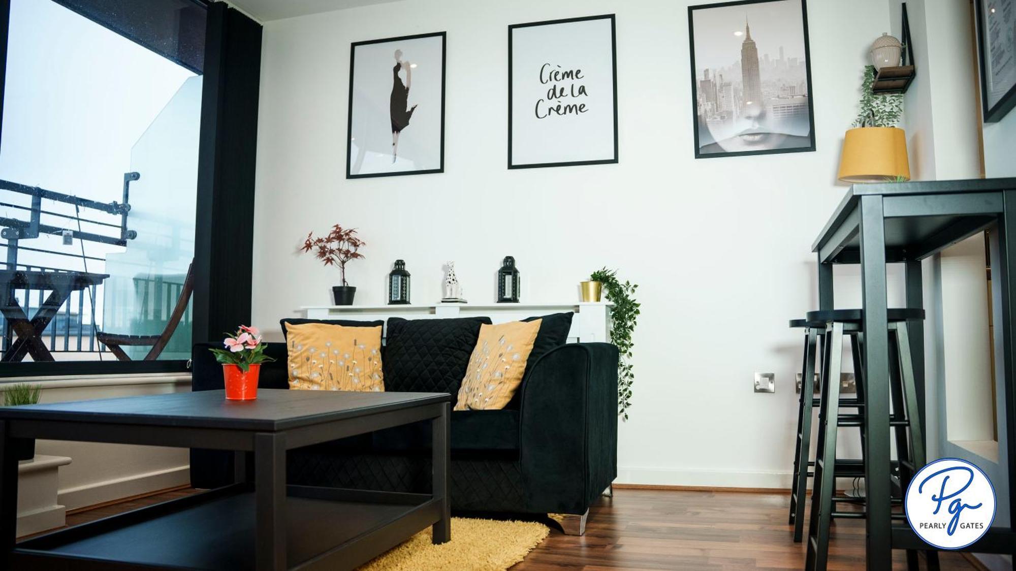 Penthouse - Amazing Skyline Views - Balcony - Free Extra 2 - Free Parking - Utilita Arena - Bullring Shopping - New St Station- Super King Size Bed Апартаменты