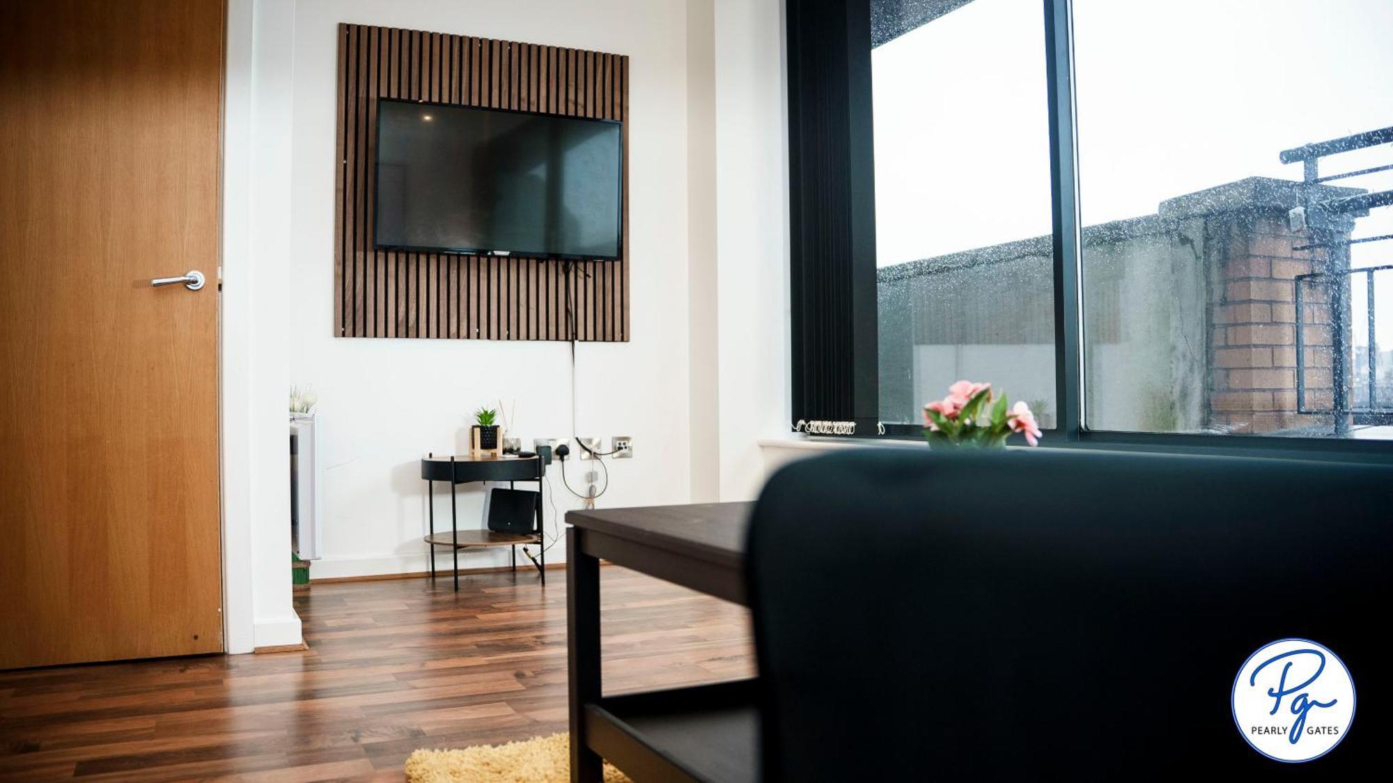 Penthouse - Amazing Skyline Views - Balcony - Free Extra 2 - Free Parking - Utilita Arena - Bullring Shopping - New St Station- Super King Size Bed * Бирмингем